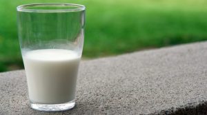 Neznášate pach zdravého kozieho mlieka? Česká vedkyňa mení pravidlá hry